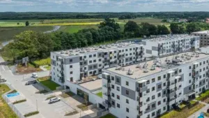 Więcej przestrzeni, mniej hałasu – dlaczego Polacy coraz częściej wybierają przedmieścia?