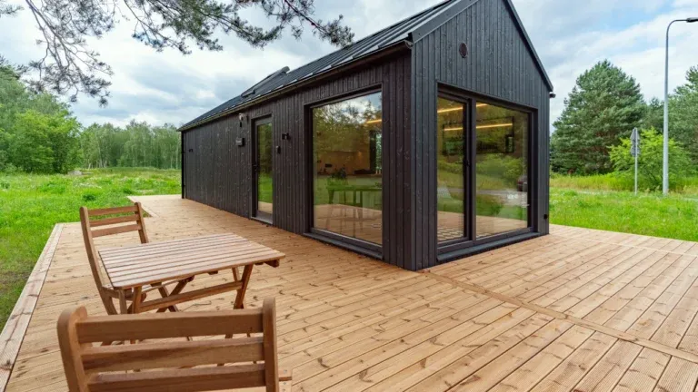 Łotewski producent wysokiej jakości domów prefabrykowanych wchodzi na polski rynek